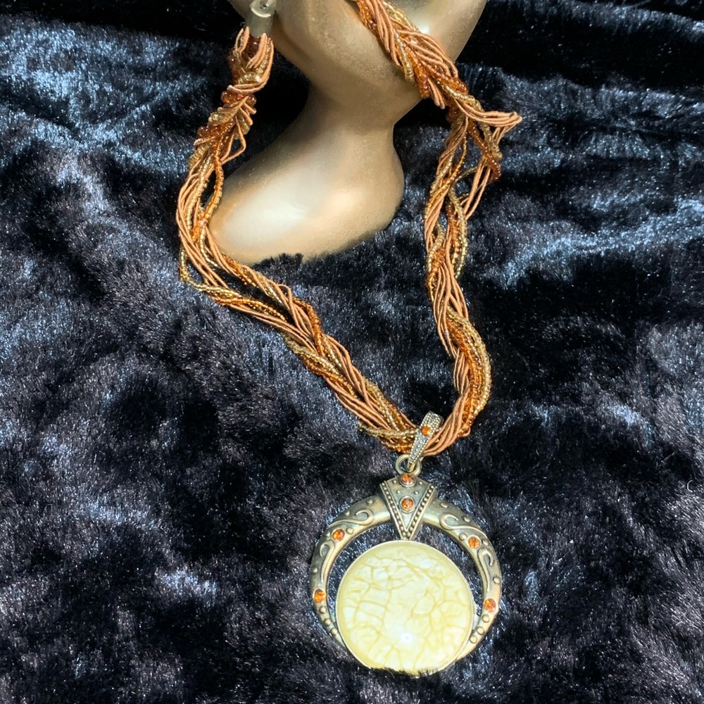Costume Novadab Bohemian 18" w 3" opal color neckl